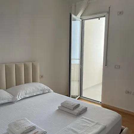 Em Apartment Durres