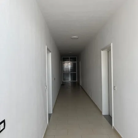 Apartment Em