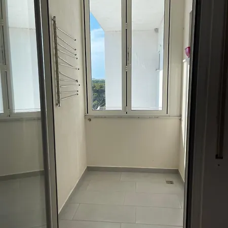 Em Apartment *